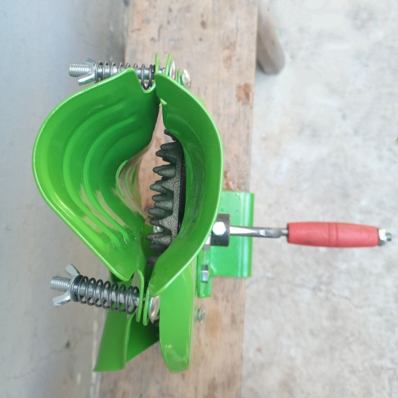 Hand Crank Corn Thresher Mini  - огляд і ціна Farming Tools For Agriculture